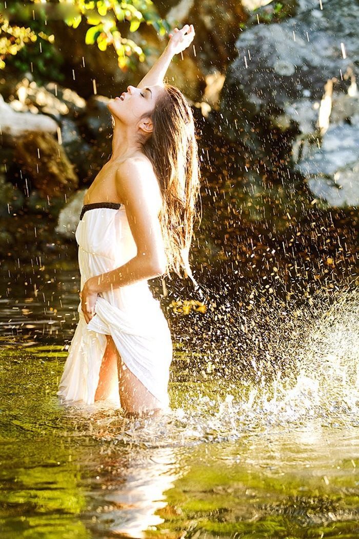 Marie Avgeropoulos in Taif