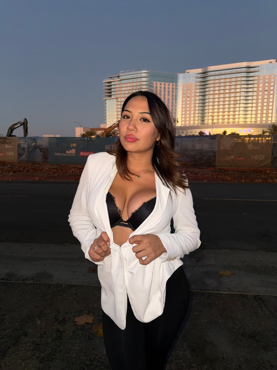 Take a pause and enjoy Ali Cruz — streaming from Taif