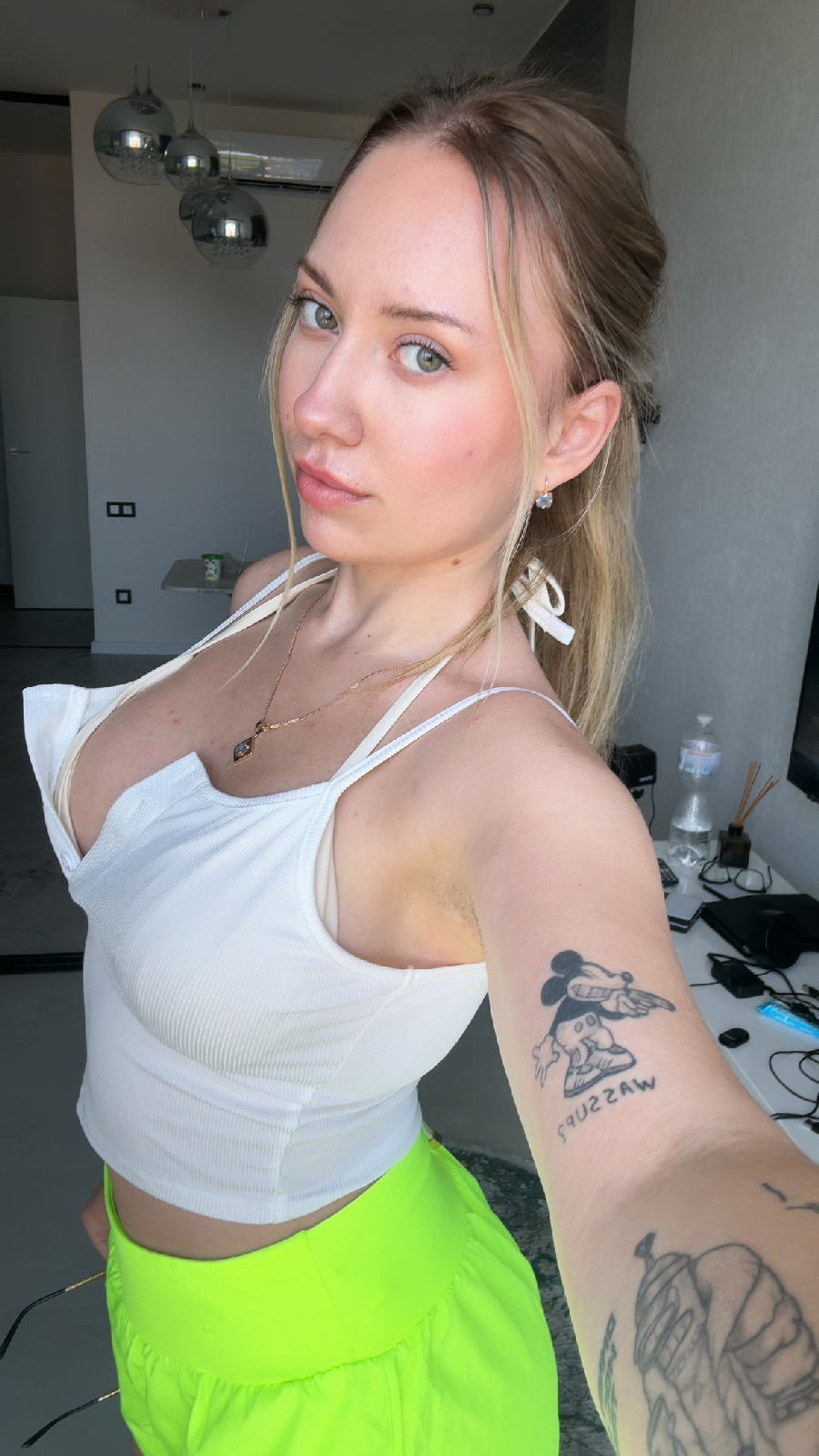 KateV in her underwear in Taif