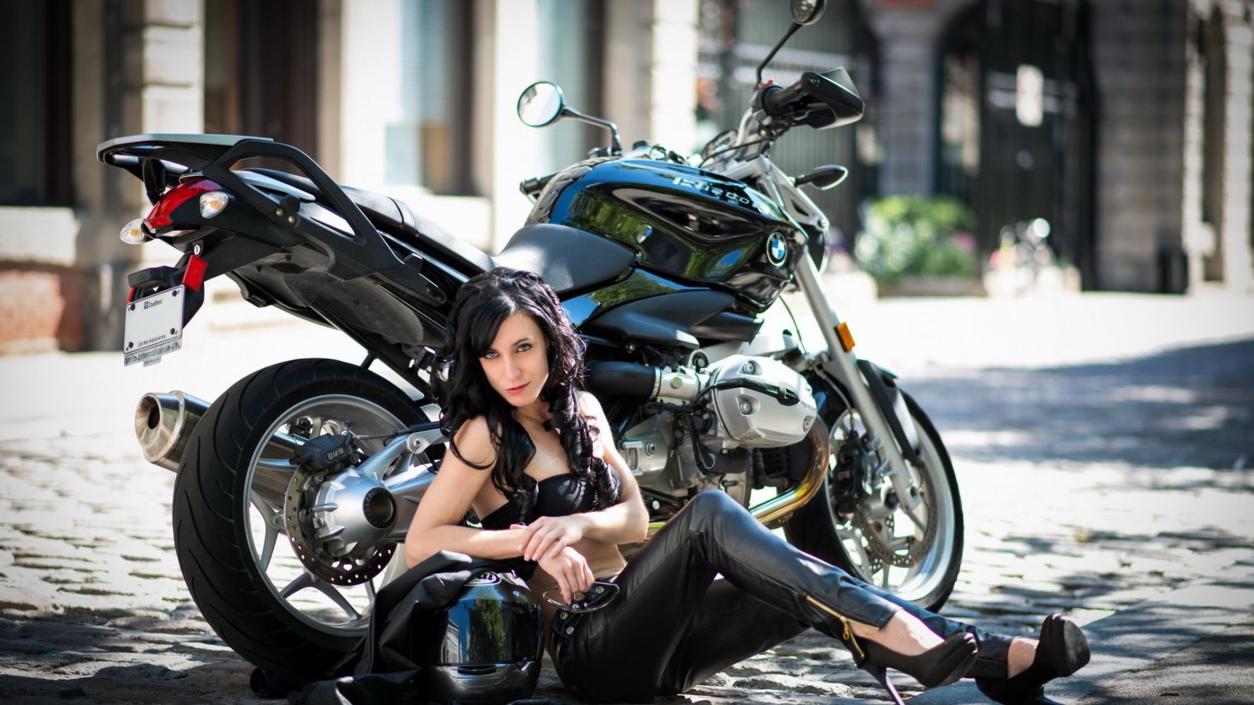 European women on bikes in Taif