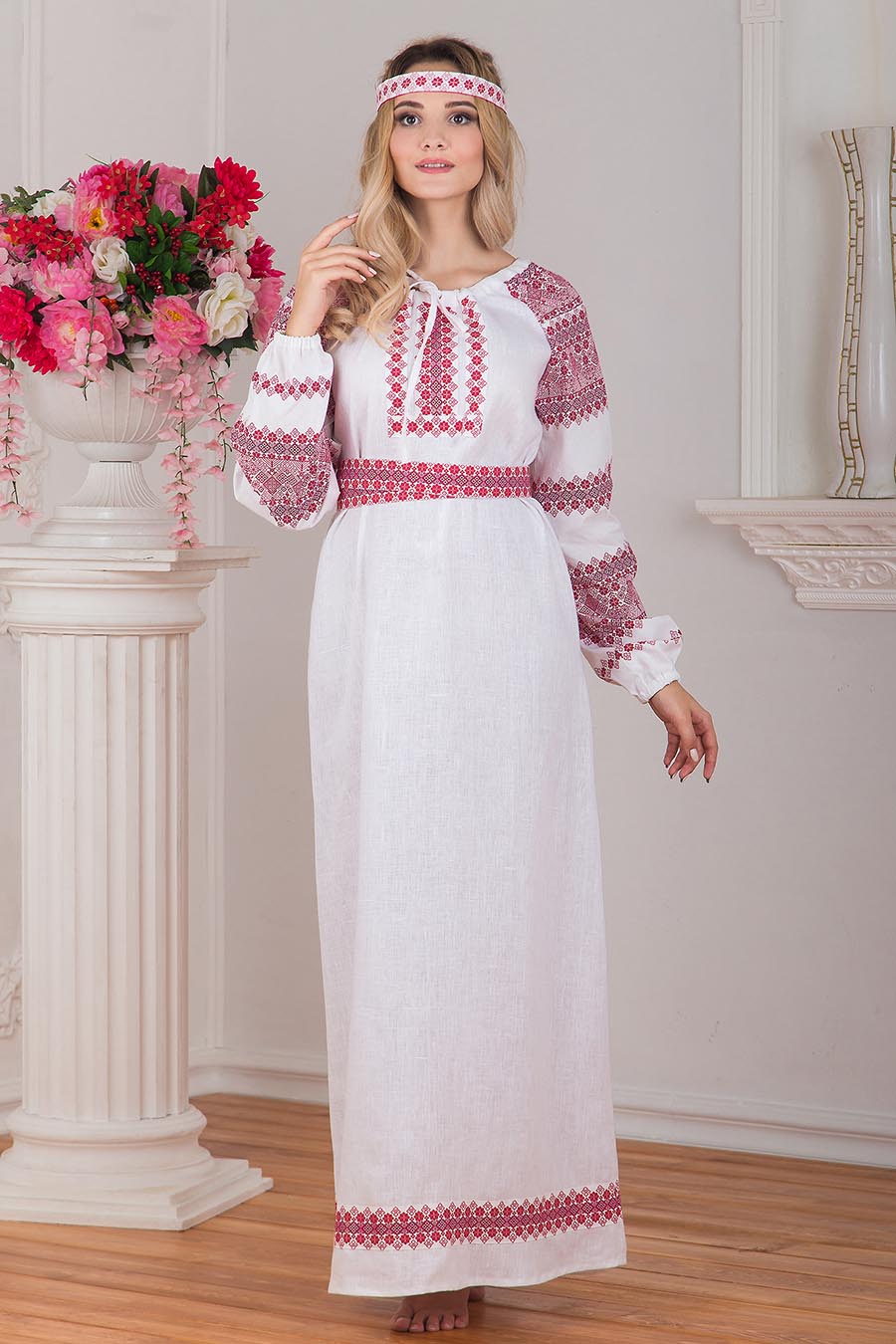 Women in Slavic costumes in Taif