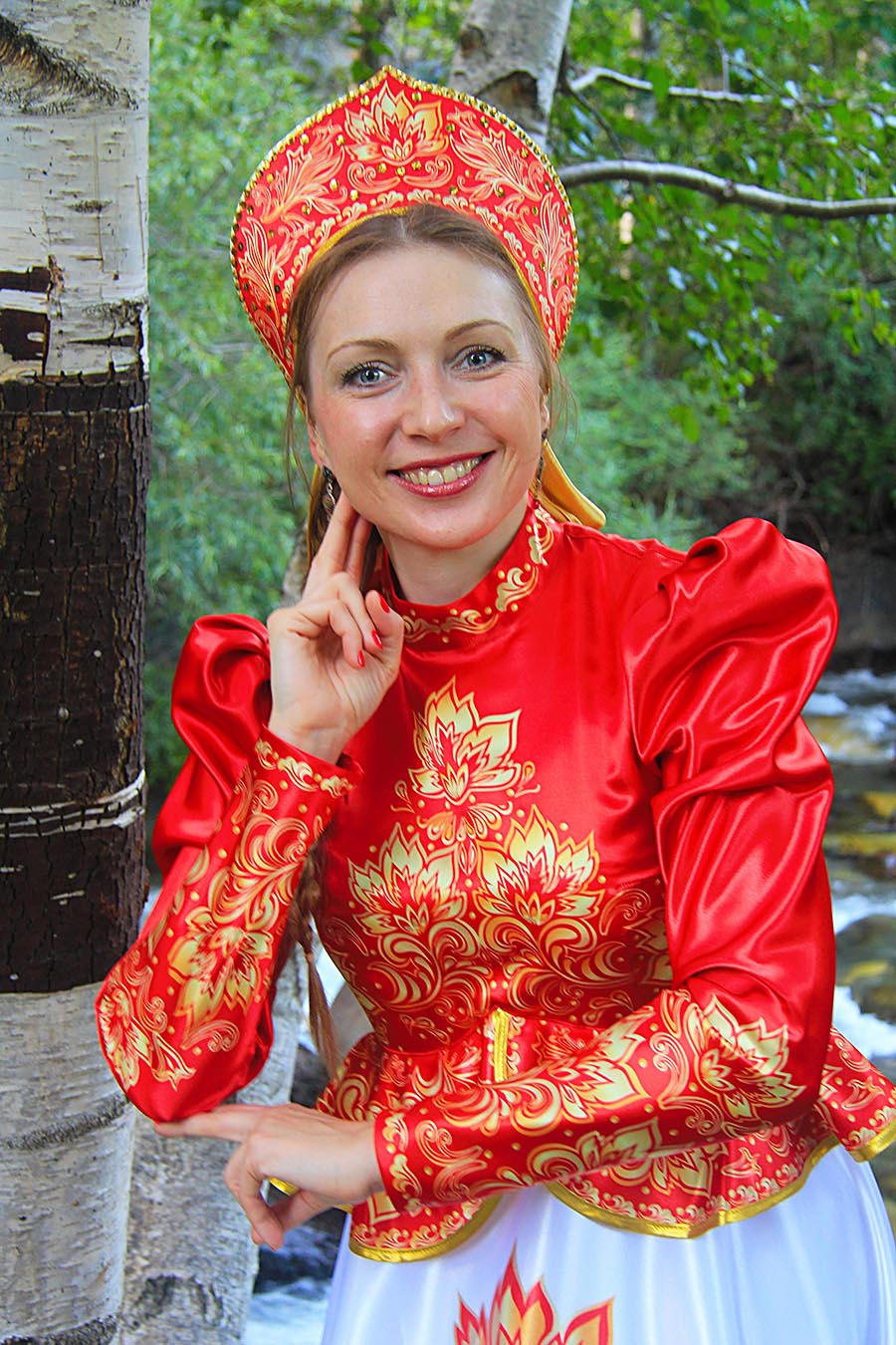 Women in Slavic costumes in Taif