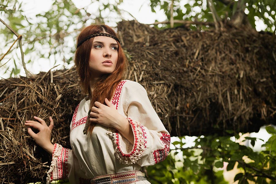 Women in Slavic costumes in Taif