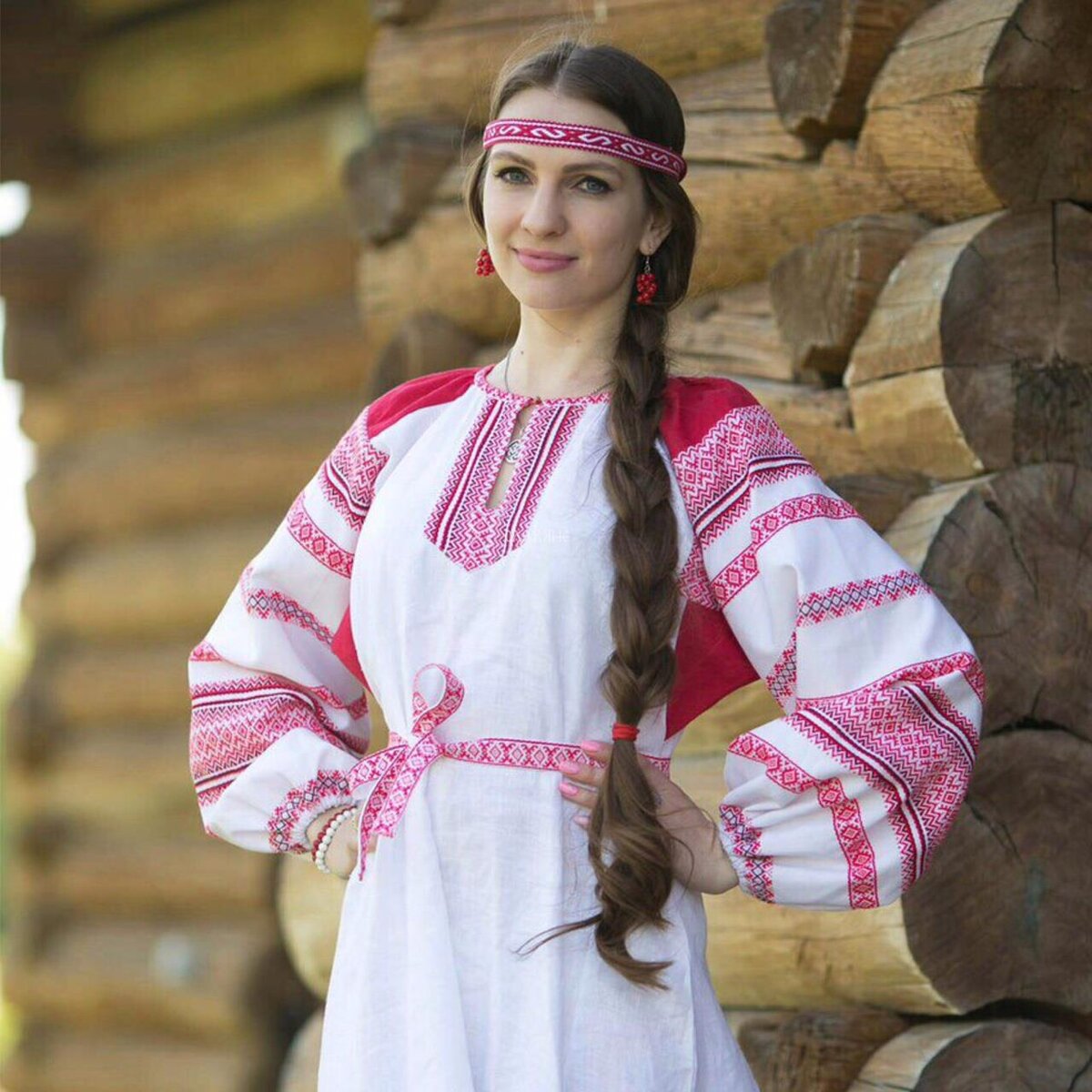 Girls in Slavic costumes in Taif