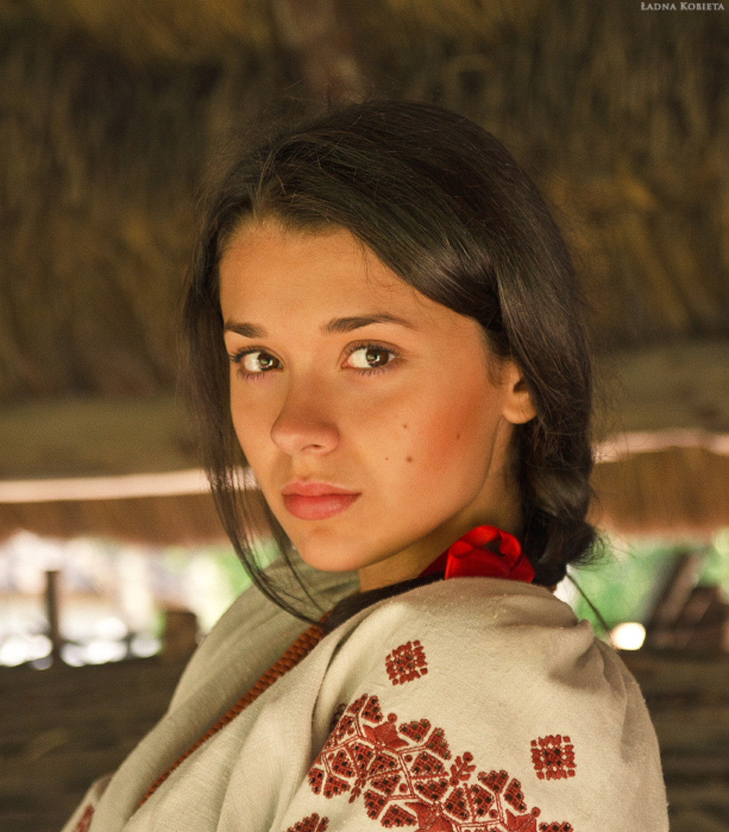 Girls in Slavic costumes in Taif