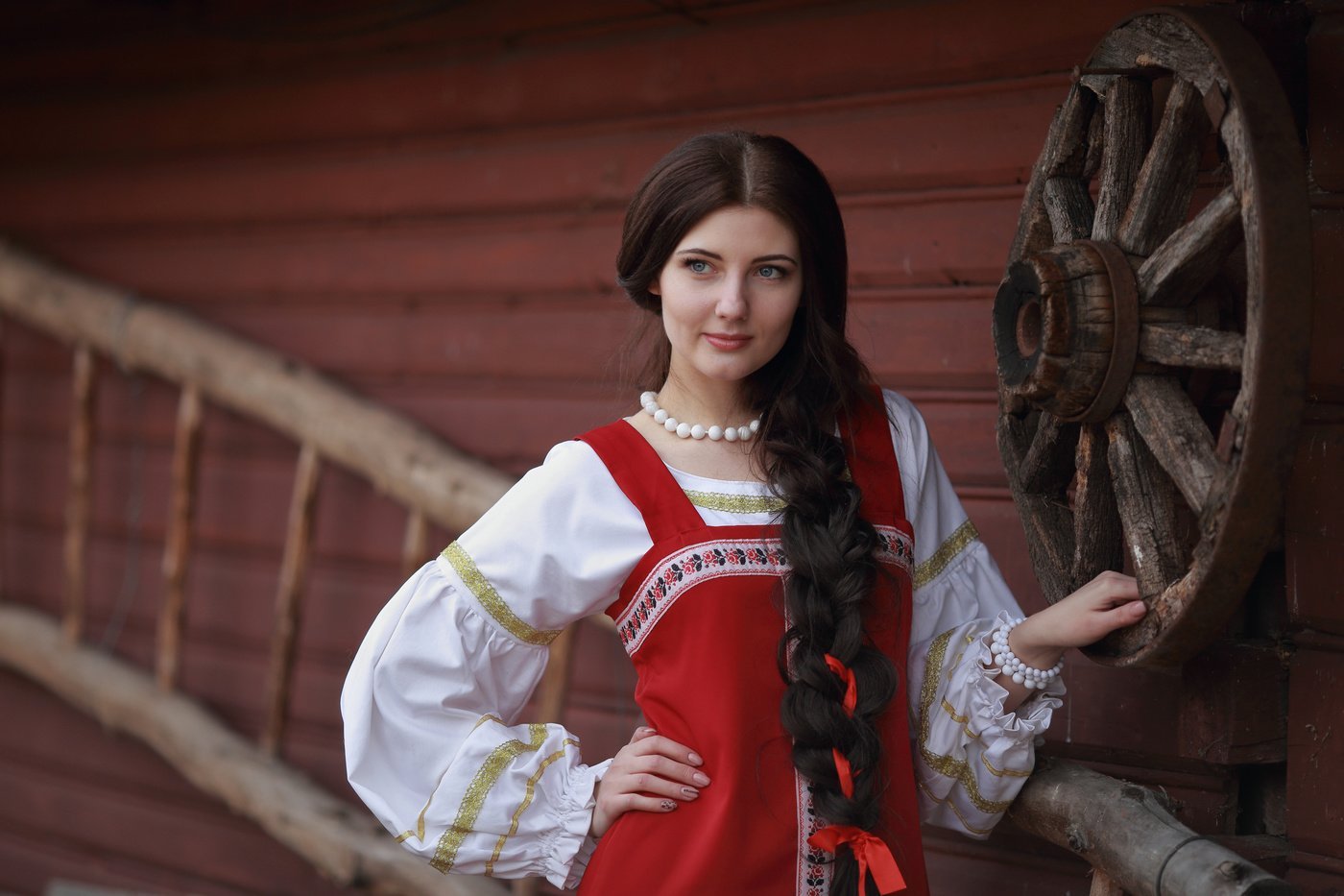 Girls in Slavic costumes in Taif