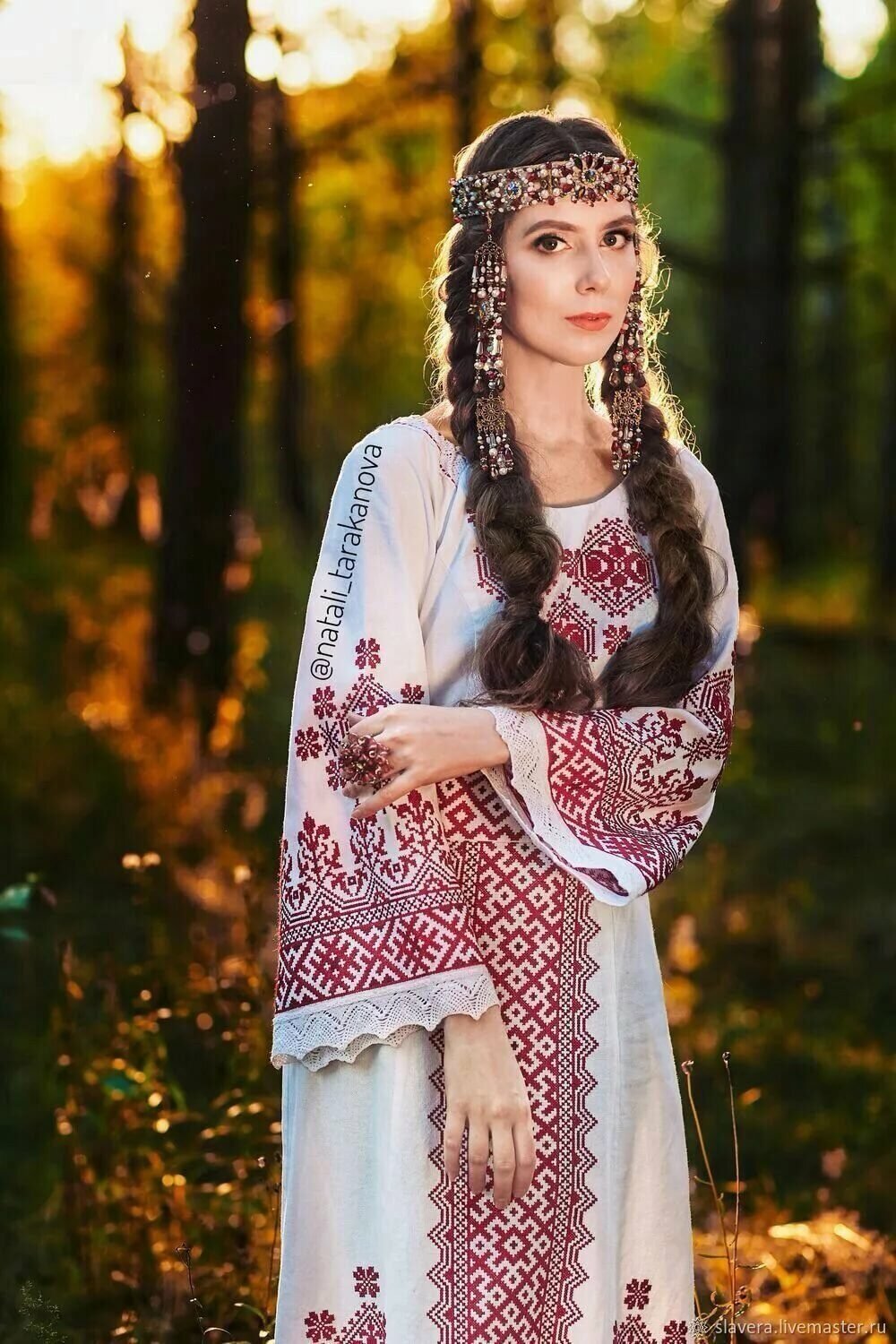 Girls in Slavic costumes in Taif